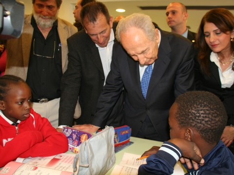 הנשיא פרס בבית הספר בתל אביב [צילום: יוסף אבי /יאיר אנג´ל]
