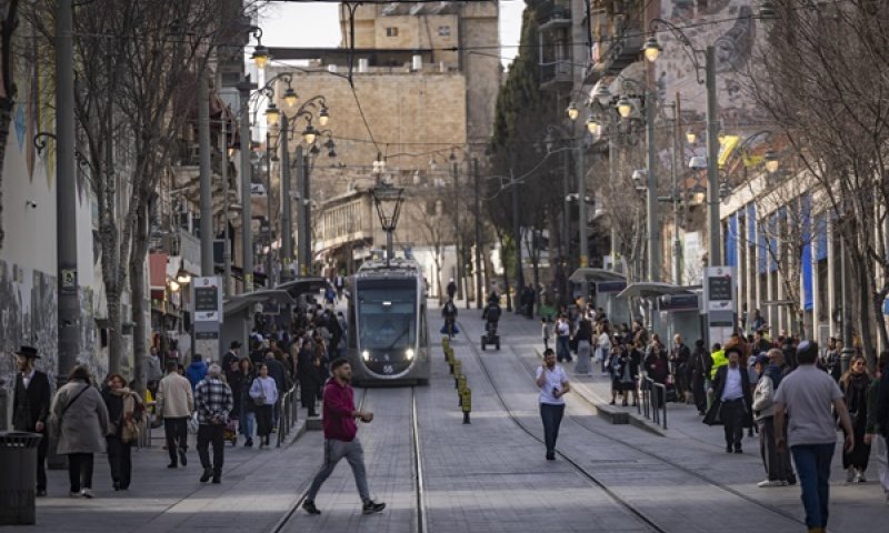 64% מהתלמידים בירושלים - בחינוך החרדי [צילום: יונתן זינדל, פלאש 90]
