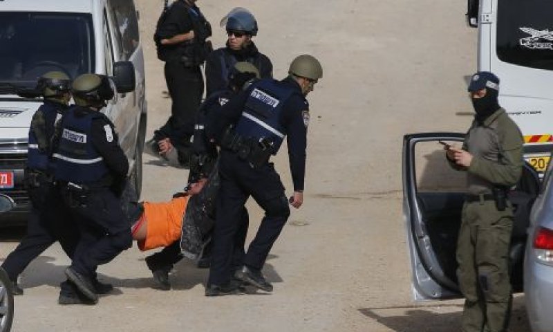 "הזירה דמתה לאיזור לחימה של ממש" [צילום: הדס פרוש, פלאש 90]