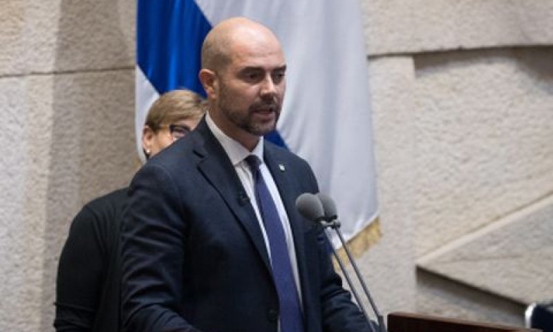 אוחנה. "מאחורי כל מילה" [צילום: יונתן זינדל, פלאש 90]