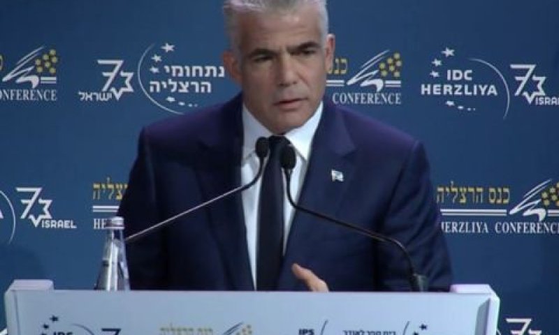 לפיד. חושב אחרת