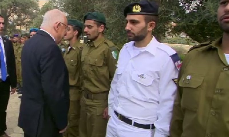נשיא המדינה עם החיילים