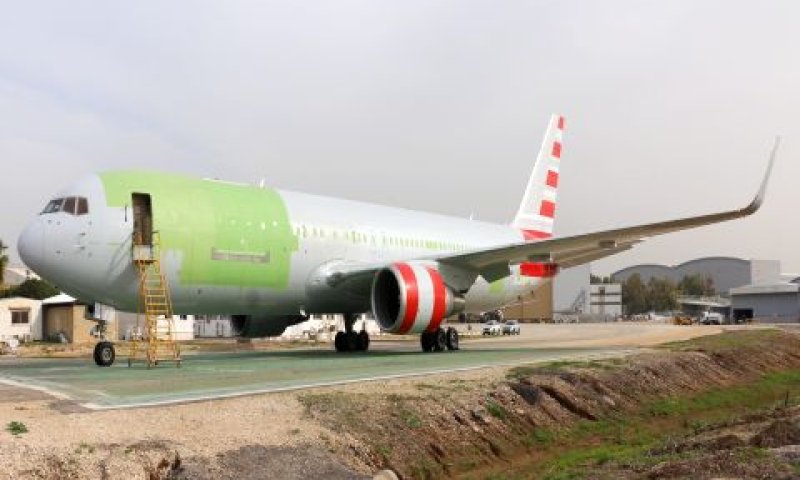 מטוס המוסב ה- 100 מדגם 767-300 [צילום: התעשייה האווירית]