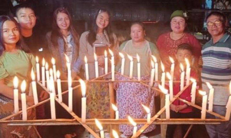 קהילת בני המנשה בצפון מזרח הודו חוגגת את חנוכה [צילום: באדיבות ארגון שבי ישראל]