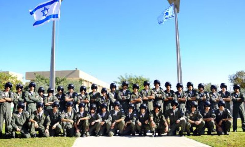 בוגרי מחזור קס"ה [צילום: דו"צ]
