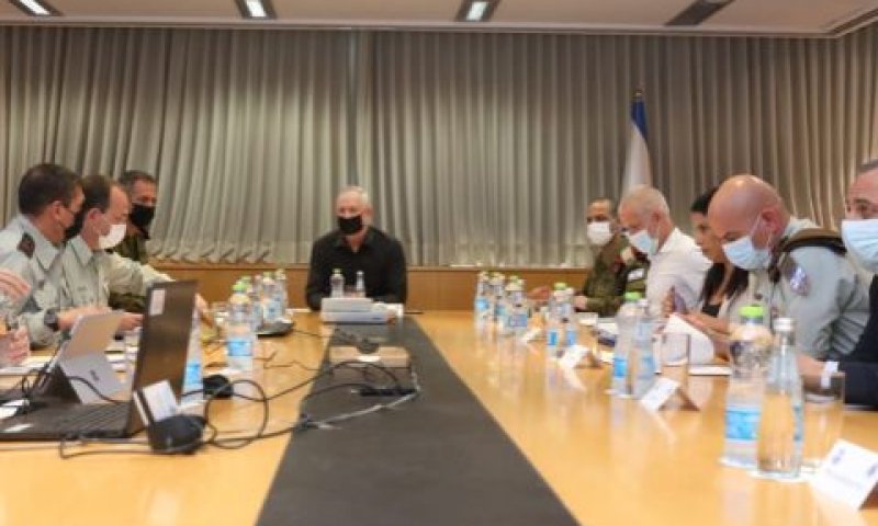 גנץ בהרכת מצב [צילום: אלעד מלכה]