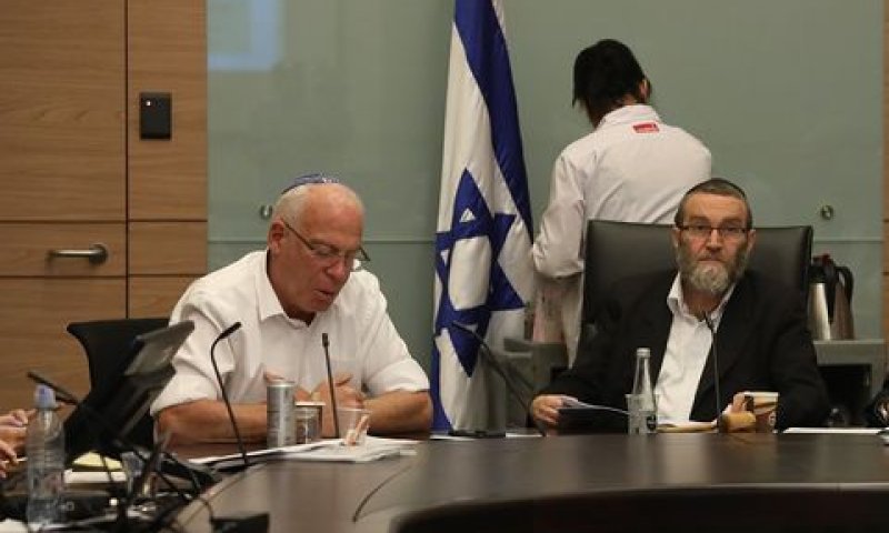 גפני ואריאל. יסכימו לכדורגל בשבת? [צילום: יצחק הררי]