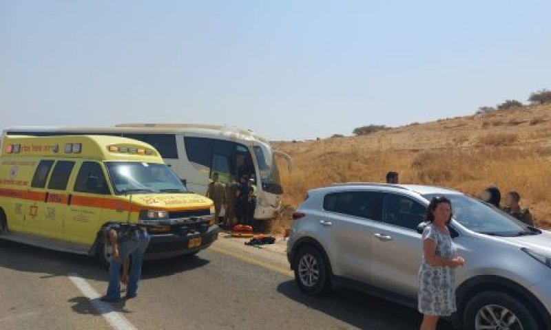 זירת הפיגוע. המחבלים נלכדו [צילום: תיעוד מבצעי מד"א]