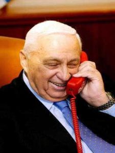 [תלוי מי בצד השני... צילום אילוסטרציה: עמוס בן גרשון, לע"מ]