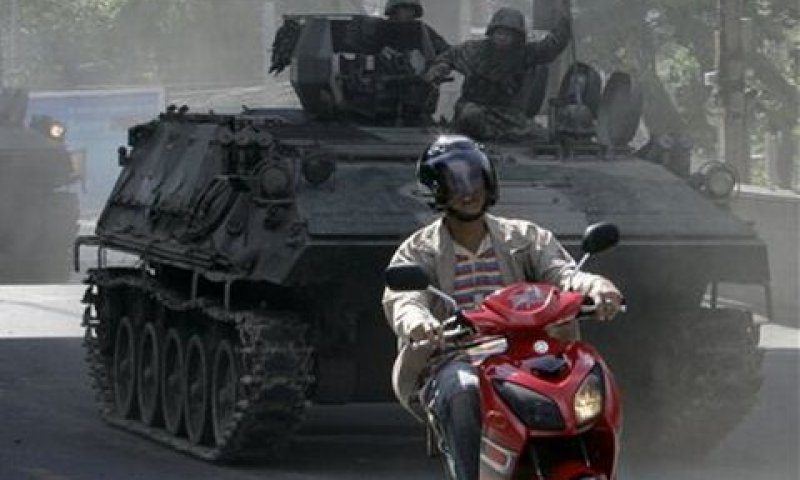 טנק ברחובות בנגקוק, היום [AP]