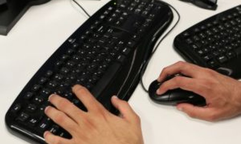 העתקה ושימוש בלתי מורשים [צילום: פלאש 90]