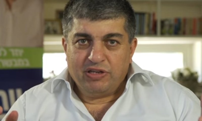שמעון. הגיש תביעה