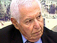 המבקר, לינדנשטראוס. להשיב לשאלון