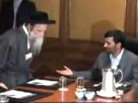 אחמדינג'אד מורה לרב בק לשבת
