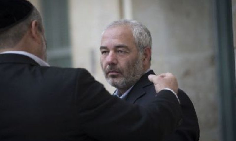 פישר. נקודת האיזון [צילום: יונתן זינדל, פלאש 90]