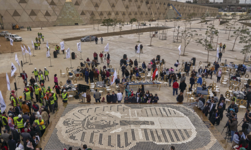 המוזיאון המצרי הגדול ליד הפירמידות של גיזה [צילום: חמאדה אלרסאם/AP]