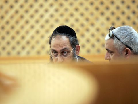 עפר חוגי בבית המשפט [צילום: פלאש 90]