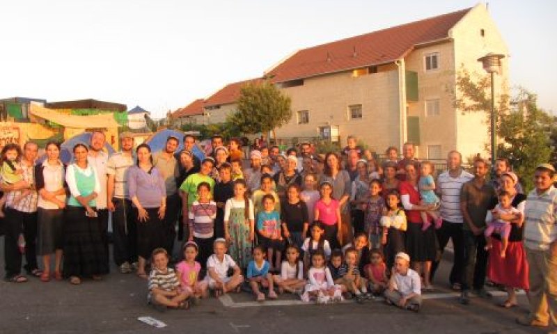 המשפחות נפרדו מן הבתים [צילום: באדיבות הראל כהן]