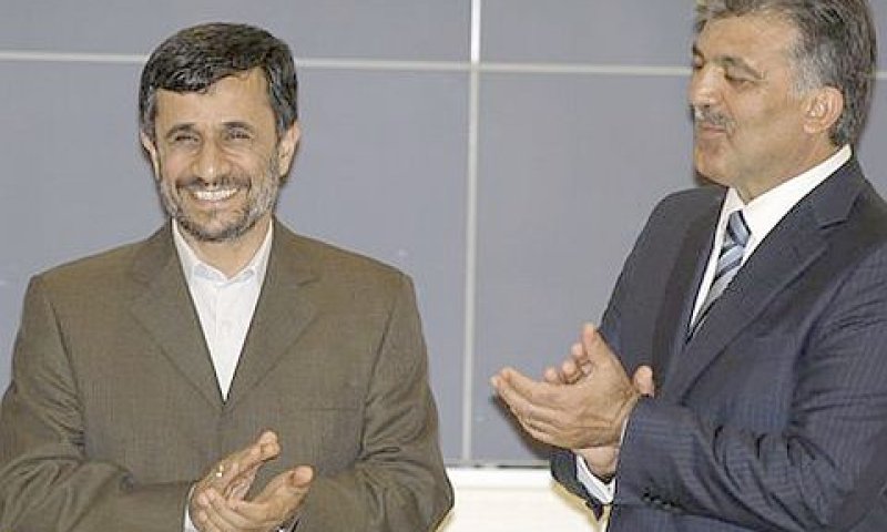 "סדר עולמי חדש". אחמדינג'אד וגול [AP]