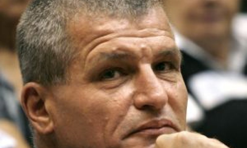 עבודה לא קלה. רוזנטל [צילום: פלאש 90]