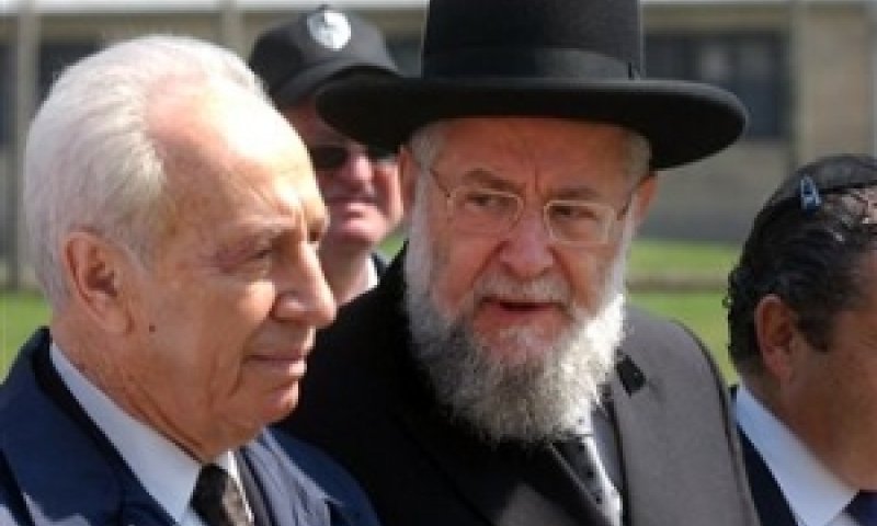 הרב לאו. נושא עיניים לפרס? [צילום: AP]