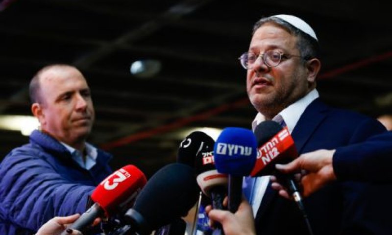 בן-גביר בזירת הפיגוע בירושלים [צילום: אוליביה פיטוסי/פלאש 90]