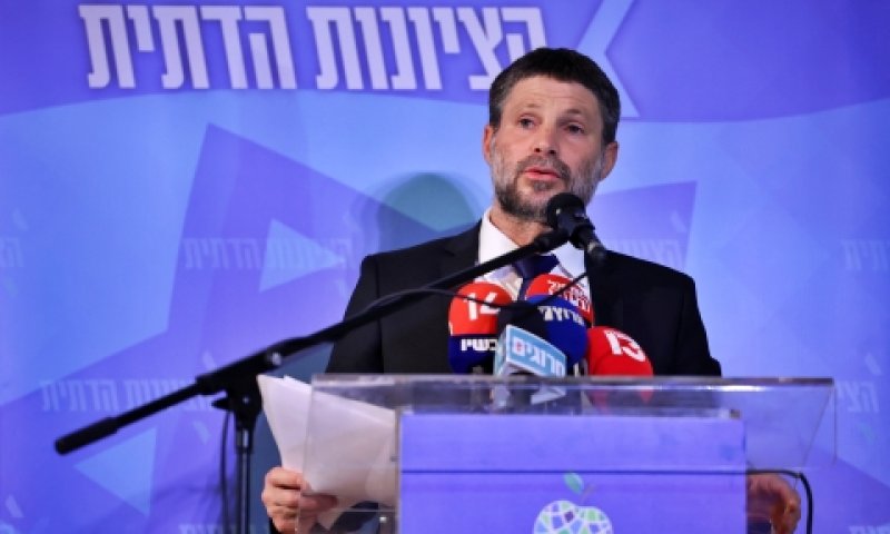סמוטריץ'. מאשים את לפיד וגנץ [צילום: יונתן זינדל, פלאש 90]