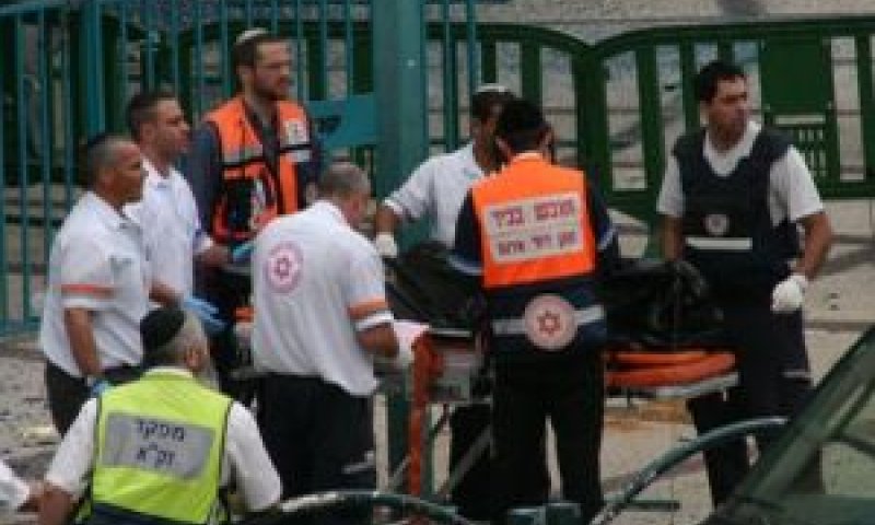 הפיגוע בקניון השרון. הסיע את המחבל [צילום: מאור שנברון]