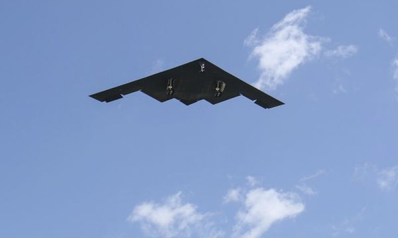 מטוס B-2 חוזר אתמול מאירן למיזורי [צילום: דייוויד סמית, AP]