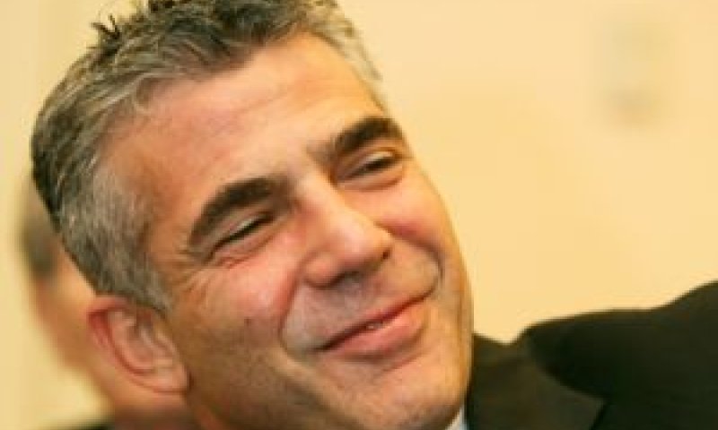 לפיד. סידור עבודה עם עתיד [צילום: פלאש 90]