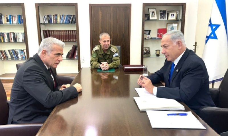 נתניהו ולפיד בפגישת העדכון [צילום: לשכת ראש הממשלה]