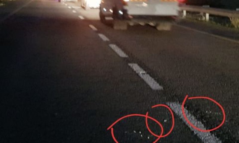 סימני אבנים על הכביש