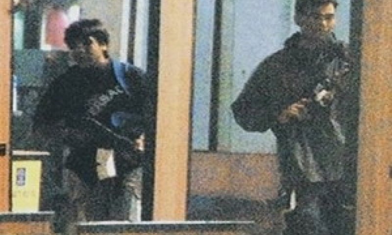 שניים מהמחבלים [צילום: טיימס אוף אינדיה/AP]