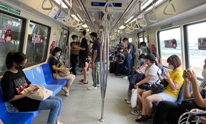 נתפס ברכבת ללא מסיכה ונתקע חודשים בסינגפור [צילום: זן סו, AP]