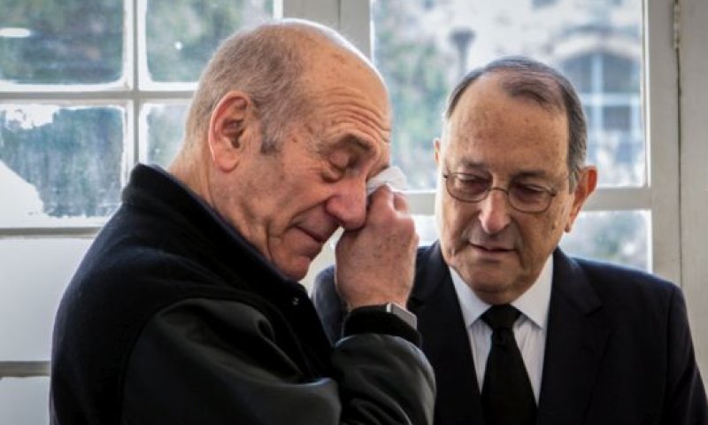 זהר ואולמרט. הפגישות נקטעו [צילום: אוליבר פיטוסי, פלאש 90]