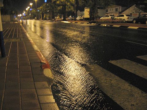 גשם מפתיע באילת [צילום: עומר כרמון]