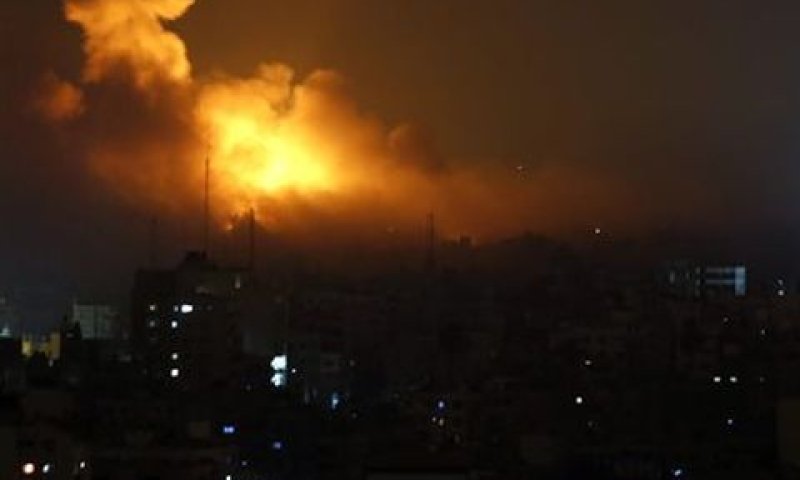 ההפצצות בעזה נמשכות [צילום: AP]