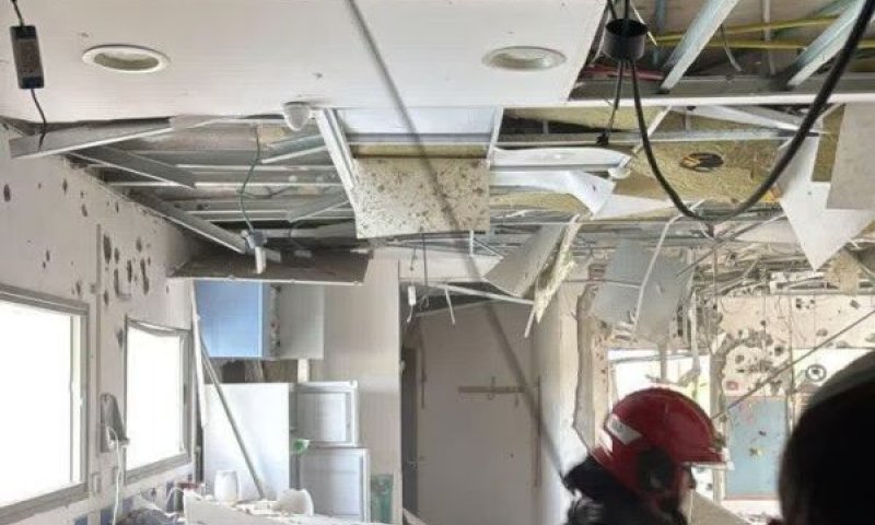 פצצונת פגעה בגן ילדים ברשל"צ [צילום: רשתות חברתיות]