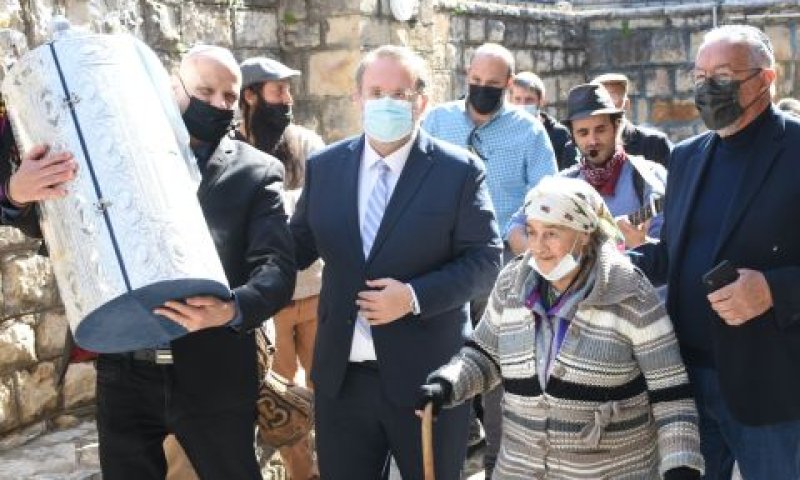 [צילום: שי-לי/בית זינאתי]