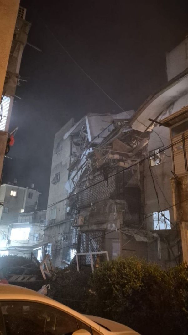 זירת נפילה בבני ברק [צילום: שימוש לפי סעיף 27א לחוק זכויות יוצרים]