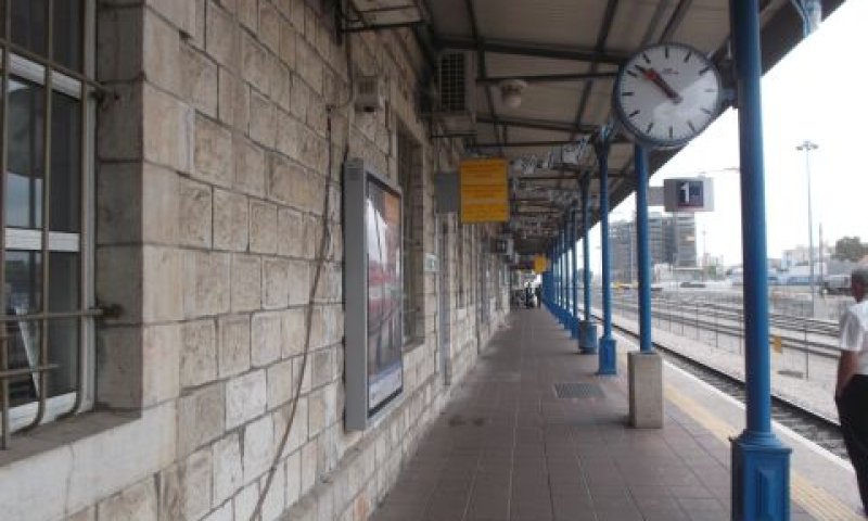 תחנת הרכבת בלוד. לא יהיה שירות [צילום: איתמר לוין]
