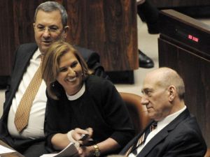 אולמרט, לבני וברק. הכרעה לילית [צילום: AP]