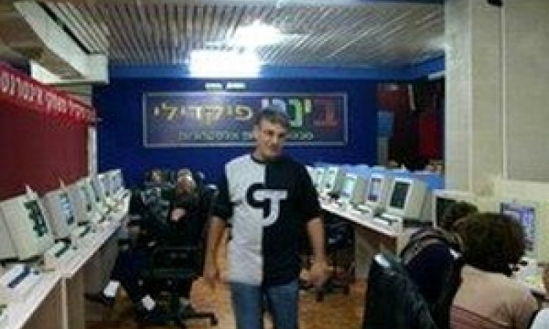 פשיטה על פיקדילי [צילום: יובל אראל/משטרת מחוז ת"א]