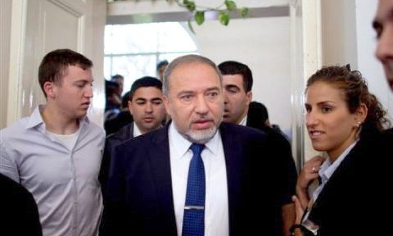 ליברמן. זהירות והקפדה [צילום: AP]