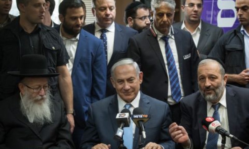 נתניהו עם דרעי וליצמן [צילום: הדס פרוש/פלאש 90]