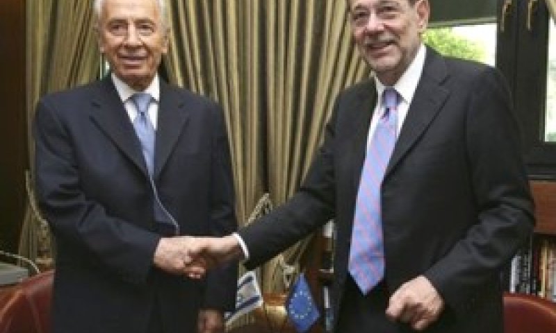 הנשיא פרס וסולאנה [צילום: AP]