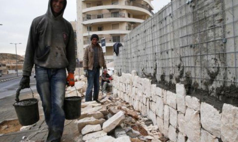 המחסור בפועלים פגע בחברה [צילום: נתי שוחט, פלאש 90]