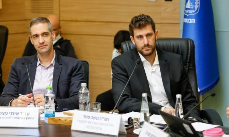 מיליארדים על השולחן, בלי התחייבות [צילום: נועם מושקוביץ/דוברות הכנסת]