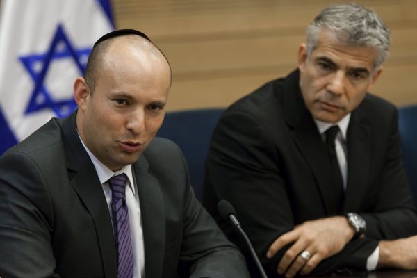 לפיד ובנט באוקטובר 2013. "הערכתי שמוזס חיבר ביניהם" [צילום: פלאש 90]
