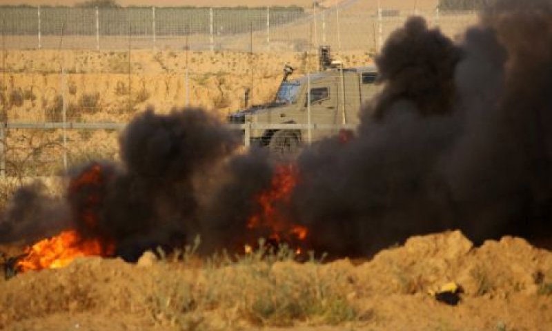 הפגנות ליד הגדר [צילום: עבד אל-רחים חטיב/פלאש 90]